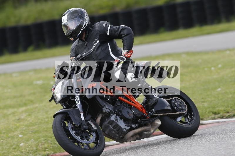 Archiv-2025/09 22.04.2025 Cornu Master School ADR/gruen-vert/3